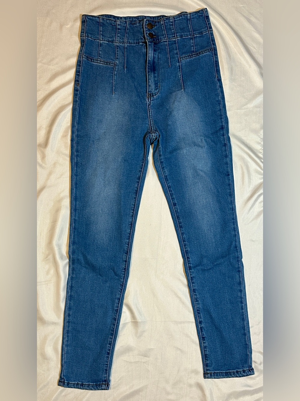 Vibrant woman Blue Jeans size 13 Waist 30